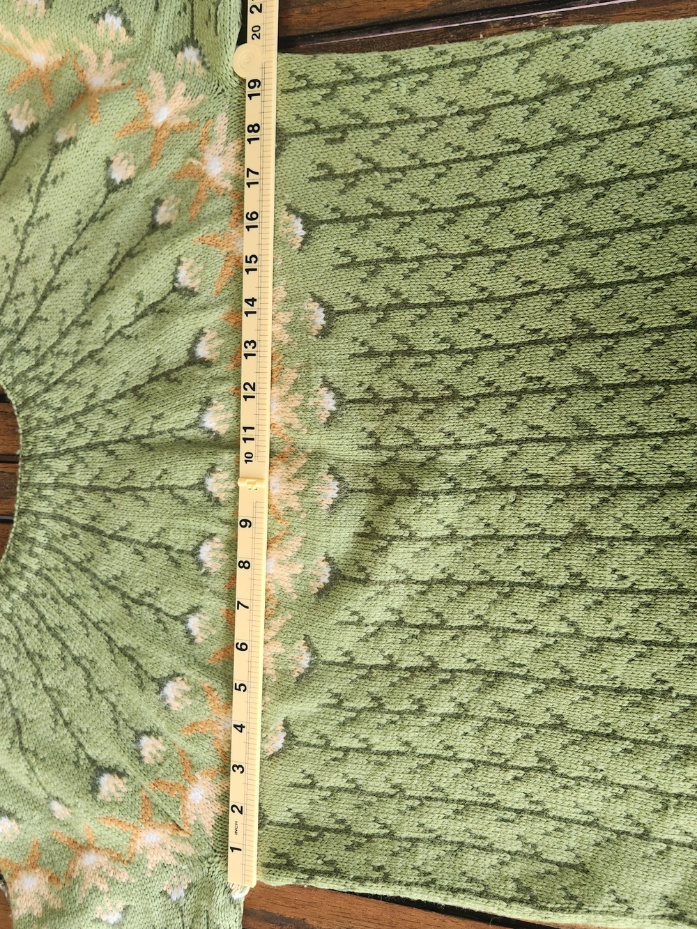 Vintage Handmade in Denmark 100% Pure Wool Green Floral Fair Isle Yoke Sweater - Picture 5 of 8